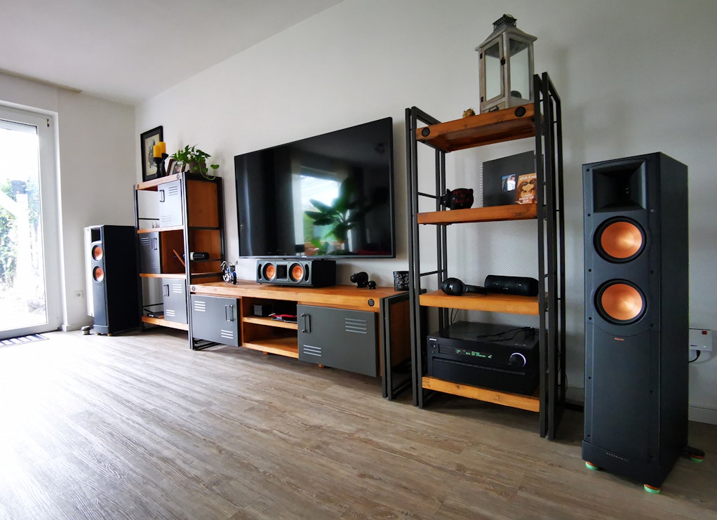 Somberg monday showcase klipsch home theater in living room